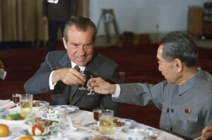 Nixon and Zhou toast